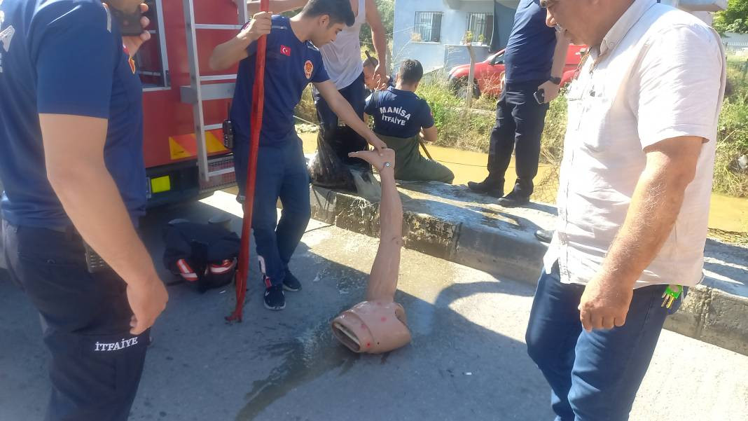 Sulama kanalında bir battı bir çıktı. Boğulma ihbarına giden ekipler şaşkına döndü - Resim: 2